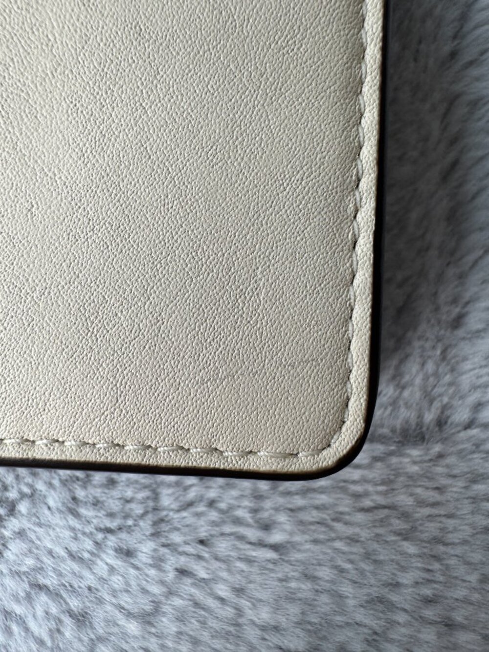 Coach Mini Wallet (Style CJ679) - Picture 8 of 8